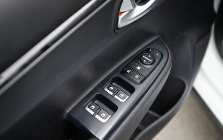 KIA Rio IV, 2018 год, 1 590 000 рублей, 10 фотография