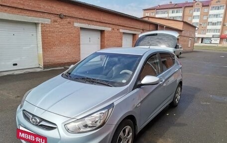 Hyundai Solaris II рестайлинг, 2013 год, 1 200 000 рублей, 2 фотография