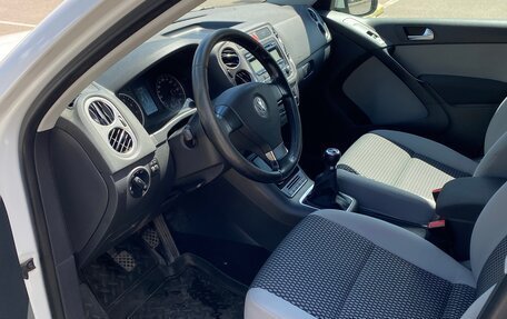 Volkswagen Tiguan I, 2010 год, 800 000 рублей, 5 фотография
