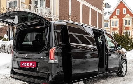 Mercedes-Benz V-Класс, 2024 год, 9 880 000 рублей, 11 фотография
