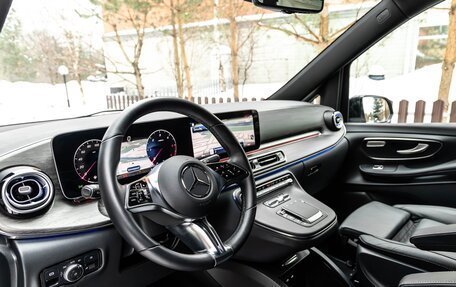Mercedes-Benz V-Класс, 2024 год, 9 880 000 рублей, 14 фотография