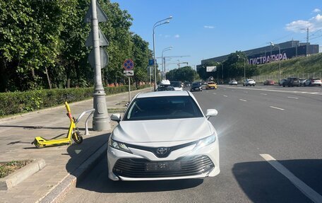 Toyota Camry, 2019 год, 2 599 000 рублей, 2 фотография