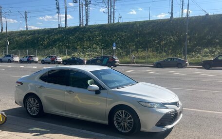 Toyota Camry, 2019 год, 2 599 000 рублей, 3 фотография