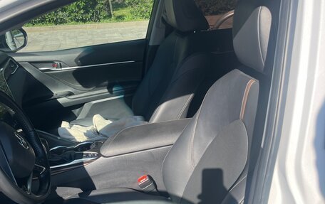 Toyota Camry, 2019 год, 2 599 000 рублей, 10 фотография