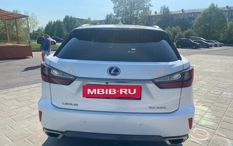 Lexus RX IV рестайлинг, 2017 год, 3 000 000 рублей, 4 фотография