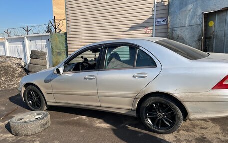 Mercedes-Benz C-Класс, 2003 год, 750 000 рублей, 3 фотография