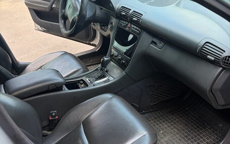 Mercedes-Benz C-Класс, 2003 год, 750 000 рублей, 4 фотография