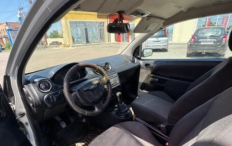 Ford Fiesta, 2005 год, 190 000 рублей, 4 фотография