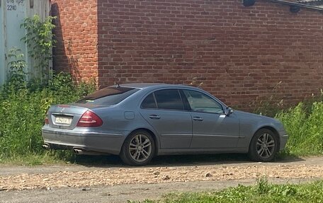 Mercedes-Benz E-Класс, 2004 год, 900 000 рублей, 10 фотография
