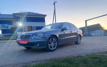 Mercedes-Benz E-Класс, 2004 год, 900 000 рублей, 5 фотография