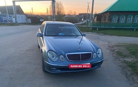 Mercedes-Benz E-Класс, 2004 год, 900 000 рублей, 6 фотография