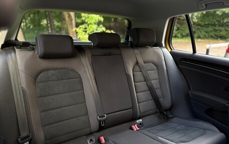 Volkswagen Golf VII, 2018 год, 1 950 000 рублей, 16 фотография