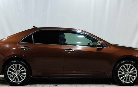 Toyota Camry, 2017 год, 2 450 000 рублей, 4 фотография