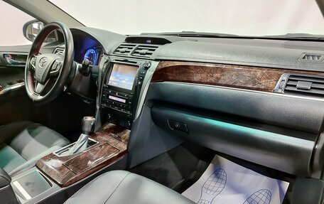 Toyota Camry, 2017 год, 2 450 000 рублей, 14 фотография