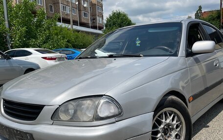 Toyota Avensis III рестайлинг, 1998 год, 270 000 рублей, 1 фотография
