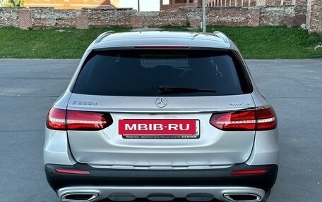 Mercedes-Benz E-Класс, 2017 год, 2 900 000 рублей, 3 фотография