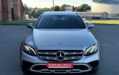 Mercedes-Benz E-Класс, 2017 год, 2 900 000 рублей, 5 фотография