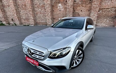 Mercedes-Benz E-Класс, 2017 год, 2 900 000 рублей, 8 фотография