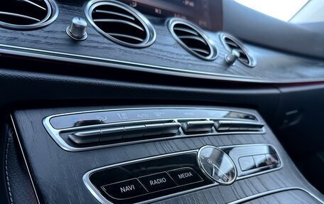 Mercedes-Benz E-Класс, 2017 год, 2 900 000 рублей, 27 фотография