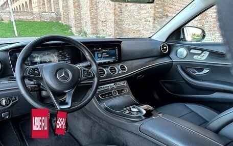 Mercedes-Benz E-Класс, 2017 год, 2 900 000 рублей, 24 фотография