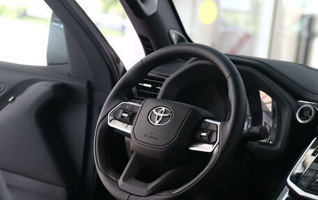Toyota Land Cruiser, 2026 год, 14 000 000 рублей, 13 фотография