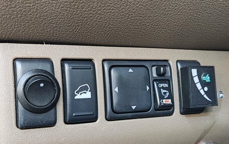 Nissan Pathfinder, 2006 год, 750 000 рублей, 27 фотография