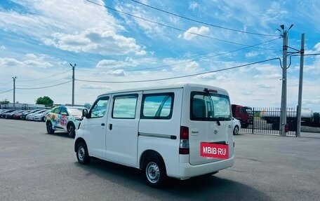 Toyota Town Ace IV, 2010 год, 729 000 рублей, 4 фотография