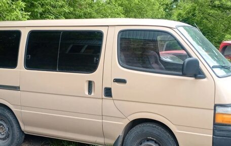 Toyota HiAce H100, 1992 год, 550 000 рублей, 3 фотография