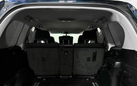 Toyota Land Cruiser Prado 150 рестайлинг 2, 2019 год, 4 925 000 рублей, 20 фотография