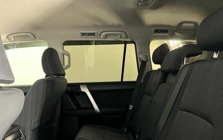 Toyota Land Cruiser Prado 150 рестайлинг 2, 2019 год, 4 925 000 рублей, 16 фотография