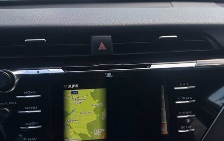 Toyota Camry, 2018 год, 2 590 000 рублей, 6 фотография