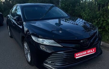 Toyota Camry, 2018 год, 2 590 000 рублей, 2 фотография