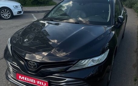 Toyota Camry, 2018 год, 2 590 000 рублей, 4 фотография