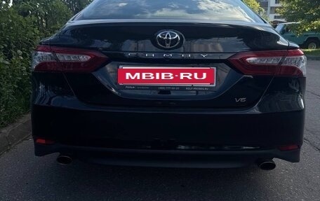 Toyota Camry, 2018 год, 2 590 000 рублей, 13 фотография