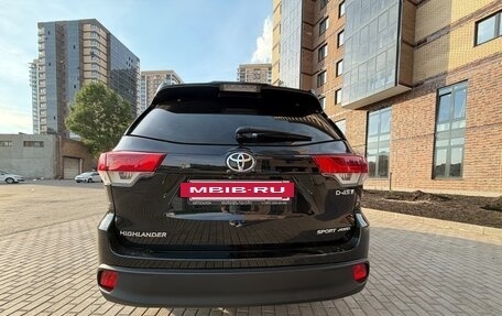 Toyota Highlander III, 2020 год, 4 350 000 рублей, 3 фотография