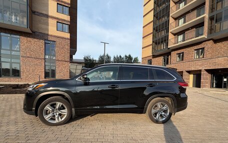 Toyota Highlander III, 2020 год, 4 350 000 рублей, 7 фотография