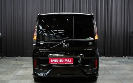 Honda Stepwgn IV, 2019 год, 2 350 000 рублей, 5 фотография