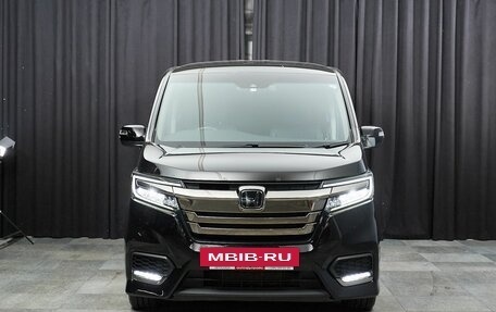 Honda Stepwgn IV, 2019 год, 2 350 000 рублей, 2 фотография