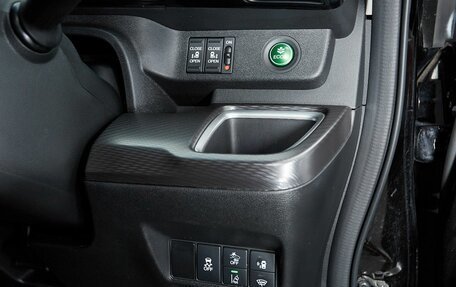 Honda Stepwgn IV, 2019 год, 2 350 000 рублей, 18 фотография