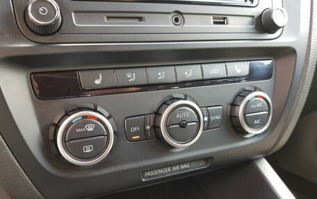 Volkswagen Jetta VI, 2012 год, 910 000 рублей, 15 фотография