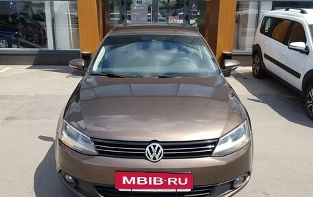 Volkswagen Jetta VI, 2012 год, 910 000 рублей, 2 фотография