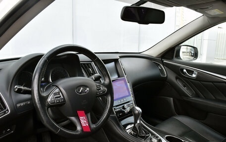 Infiniti Q50 I рестайлинг, 2015 год, 1 780 000 рублей, 14 фотография