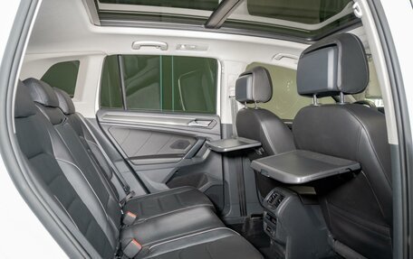 Volkswagen Tiguan II, 2018 год, 2 495 000 рублей, 11 фотография