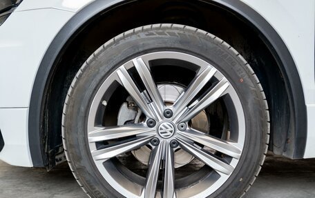 Volkswagen Tiguan II, 2018 год, 2 495 000 рублей, 9 фотография