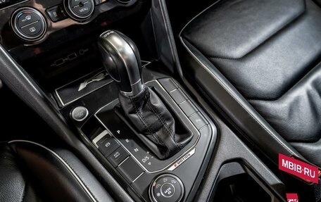 Volkswagen Tiguan II, 2018 год, 2 495 000 рублей, 26 фотография
