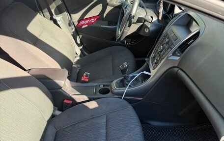 Opel Astra J, 2013 год, 990 000 рублей, 9 фотография