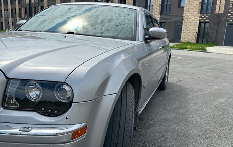 Chrysler 300C II, 2005 год, 1 300 000 рублей, 3 фотография