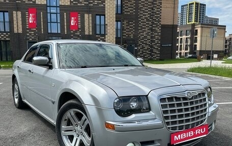 Chrysler 300C II, 2005 год, 1 300 000 рублей, 4 фотография