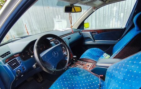Mercedes-Benz E-Класс, 1998 год, 297 000 рублей, 5 фотография