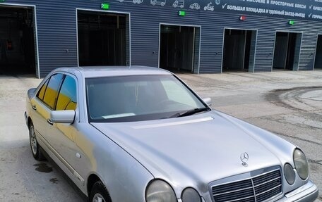Mercedes-Benz E-Класс, 1998 год, 297 000 рублей, 2 фотография